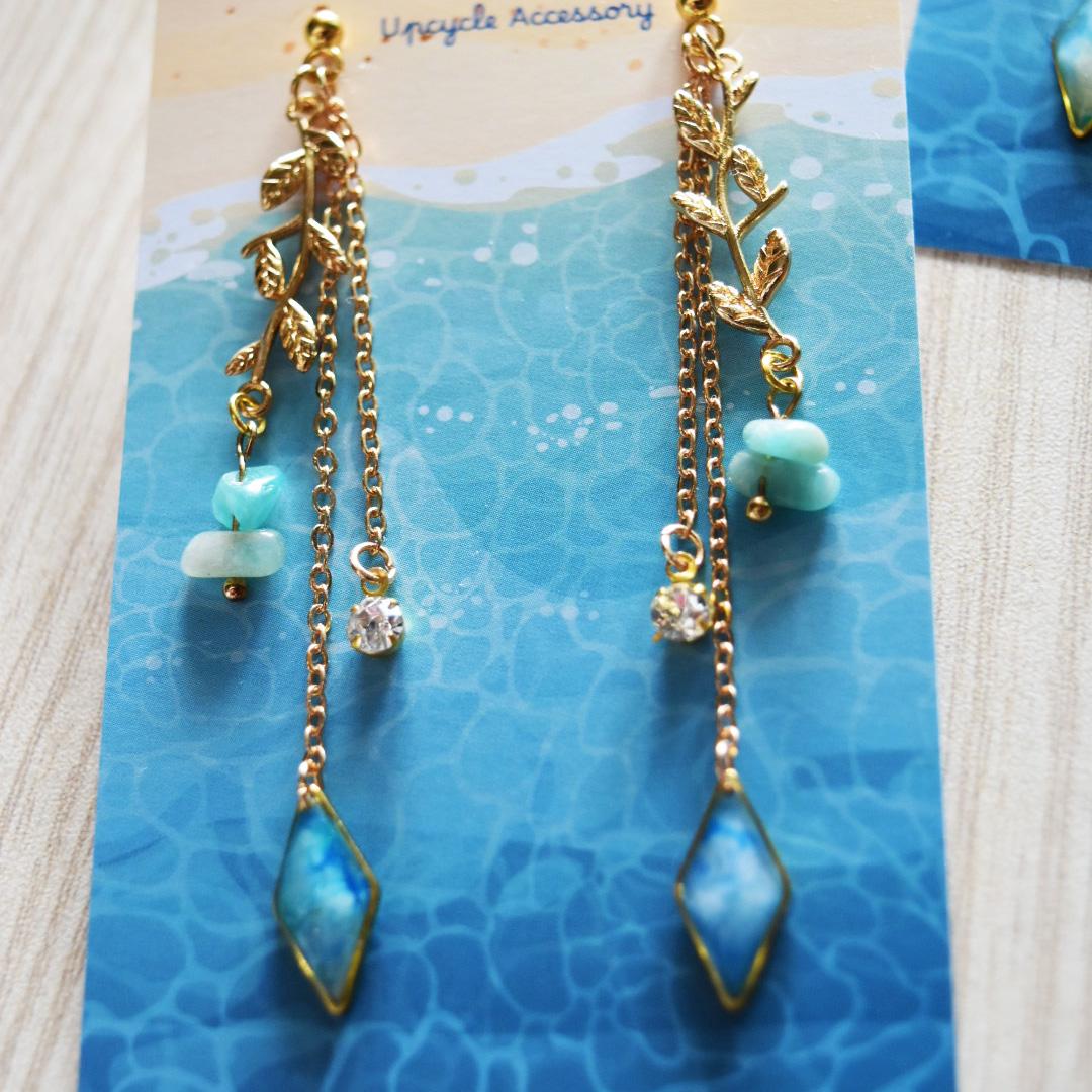 波打ち際に咲いた花A 海洋プラスチック アップサイクル アクセサリー ブルー系 | 2枚目