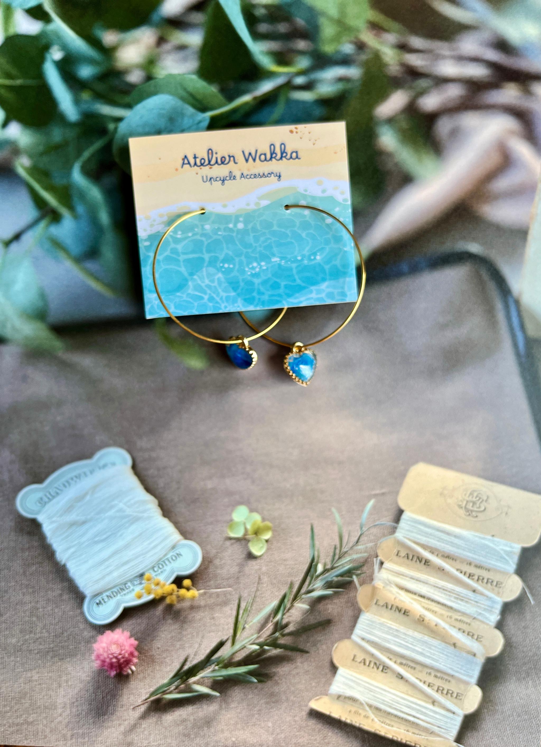 マーブルフープピアスB 海洋プラスチック アップサイクル アクセサリー ピアス ブルー系 | 2枚目