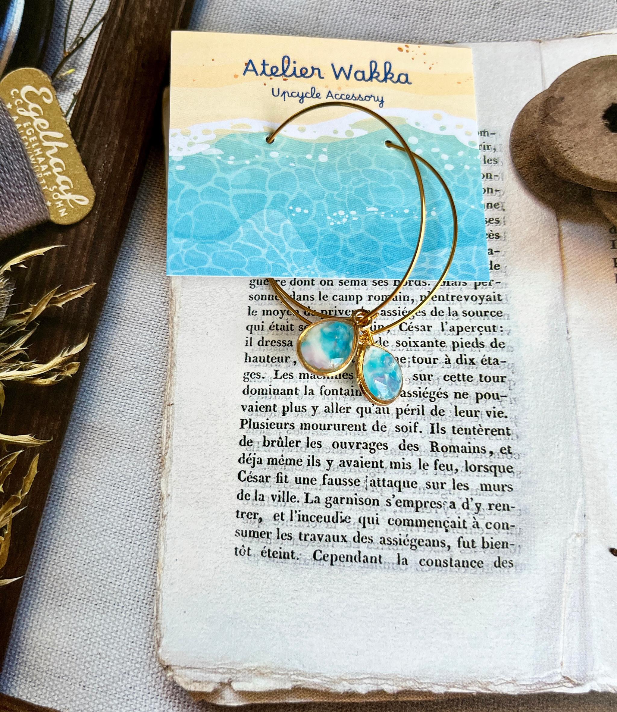 マーブルフープピアスC 海洋プラスチック アップサイクル アクセサリー ピアス 水色系 | 2枚目